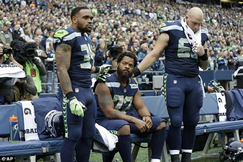 Michael Bennett Celebrates Sack With Black Power Salute Daily Mail Online