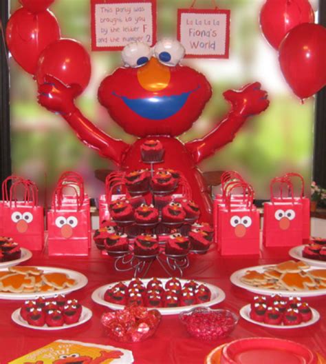 Throw An Elmo Birthday Party With Homemade Decorations And Desserts