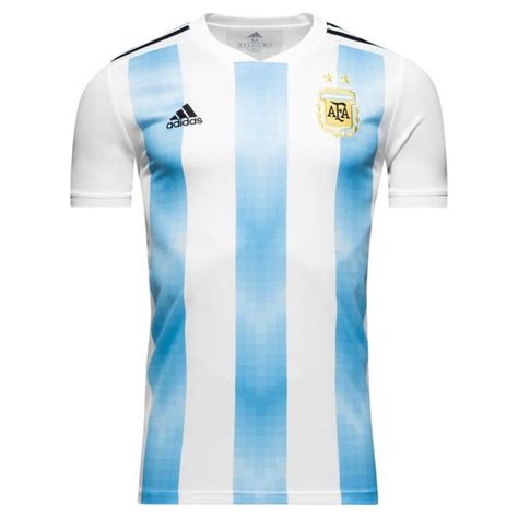 The kit first worn by argentina in their official debut v uruguay in 1902 was a light blue shirt. Argentine Maillot Domicile Coupe du Monde 2018 | www.unisportstore.fr