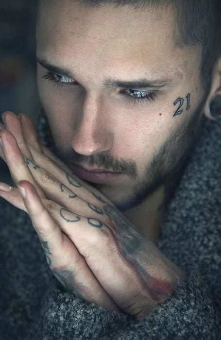 15 Cool Face Tattoos For Ballsy Men Cool Face Tattoos Face Tattoos