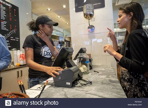 Cashier Corner Store Usa Hi Res Stock Photography And Images Alamy
