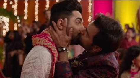 ayushmann khurrana s same sex kiss in shubh mangal zyada saavdhan to get a pass from cbfc