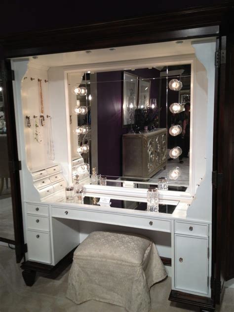 The Best Lighted Makeup Mirrors On Amazon According To Reviewers Diy