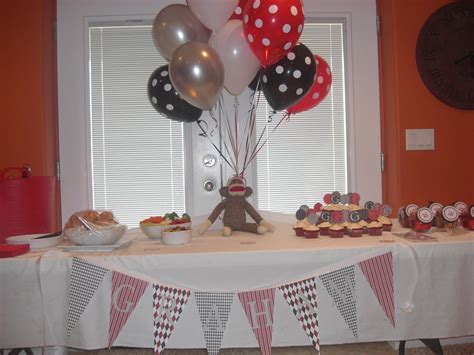 Monkey safari diaper cake ideas, monkey decorating inspiration and so much more! Creative Juices: Sock Monkey Baby Shower