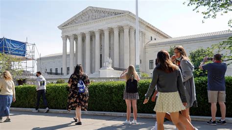 Us Supreme Court Limits Police Power To Enter Homes With No Warrant World News Hindustan Times