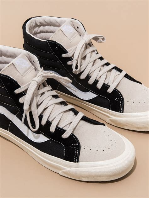 Fear of god and vans' second collaborative collection will release later this year and consists of two vans style 147 and one pair of vans authentic. Fear Of God's Long-Awaited Vans Collab Drops Right Now | GQ