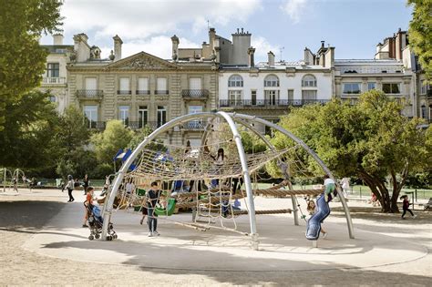 Parc Monceau Mitten In Paris Ist Der Park Ein Ort Für Entspannung Und