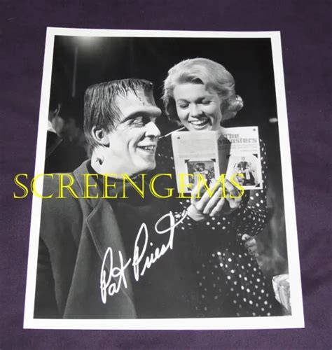 The Munsters Signed Pat Priest Marilyn Photo Candid Rare Behind