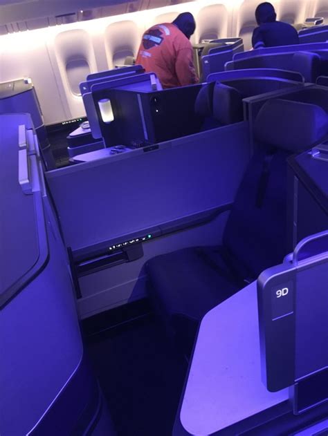 United airlines first class cabin. United Airlines Fleet Boeing 777-300ER Details and Pictures
