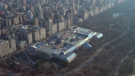 5k Stock Footage Aerial Video Of Approaching The Metropolitan Museum Of