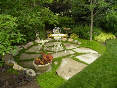 Tranquil Garden Nooks Traditional Landscape Chicago