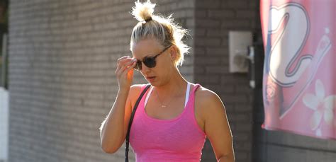 Kaley Cuoco And Her Pups Have Fun In The Sun Kaley Cuoco Just Jared