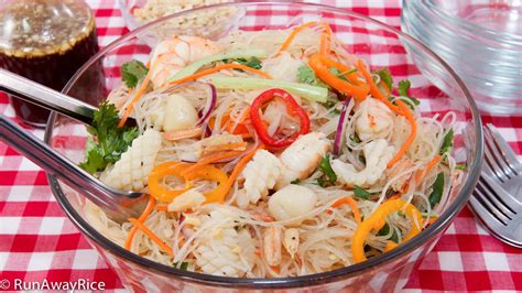 Glass Noodle Salad With Seafood Goi Mien Tron Hai San Runawayrice