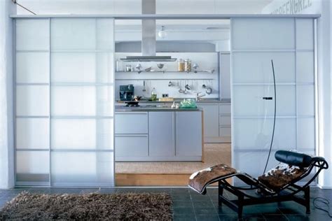 Glastür in parsol grau für innen. Schiebetür zwischen Küche und Wohnzimmer aus Holz oder ...