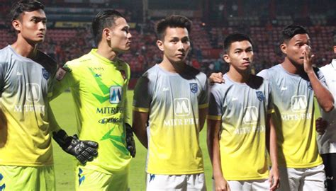 แนะนำสโมสร ราชบุรี มิตรผล เอฟซี 2105 ราชันมังกร รวมเพลง เสื้อทีม ชุดแข่ง. ปรีวิวโตโยต้า ไทยลีก : ราชบุรี มิตรผล เอฟซี -vs- ซุปเปอร์ ...