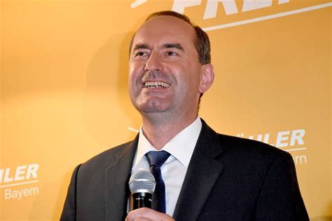 Dieser artikel ist hier noch nicht zu ende, sondern unseren. Hubert Aiwanger: Vom Saustall auf die bayerische ...