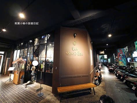 台中pizza吃到飽●南區 那間披薩 — 披薩炸雞吃到飽 | 百元內就能外帶美味餐點. 【台中美食】薄多義手工披薩(台中公益店)，幾歲生日就送幾隻雞翅!推薦必吃餐點榛果巧克力比薩，佛卡夏麵 ...