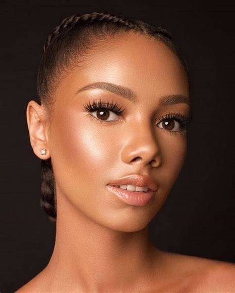 28 Best Natural Makeup For Black Women To Look Beautiful In 2020