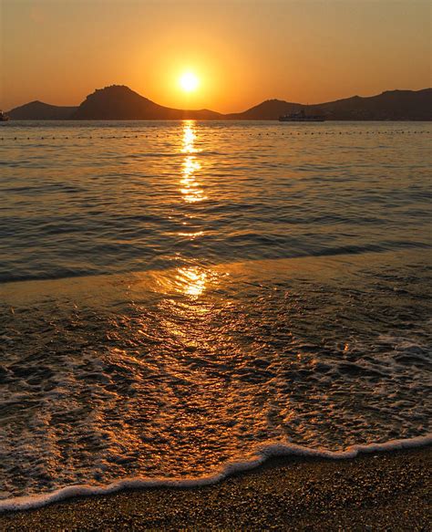 Summer Beach Sunset Photograph By Paul Lemon