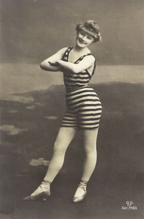 30 vintage pics that defined women s bathing suits in the early 20th century ~ vintage everyday
