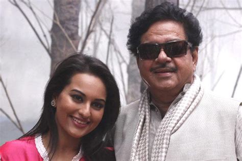 Sonakshi To Work With Father Shatrughan Sinha In Murugadoss Next