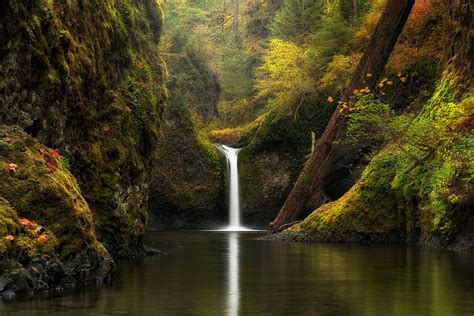 Punch Bowl Falls Punchbowl Falls Oregon Waterfalls Waterfall