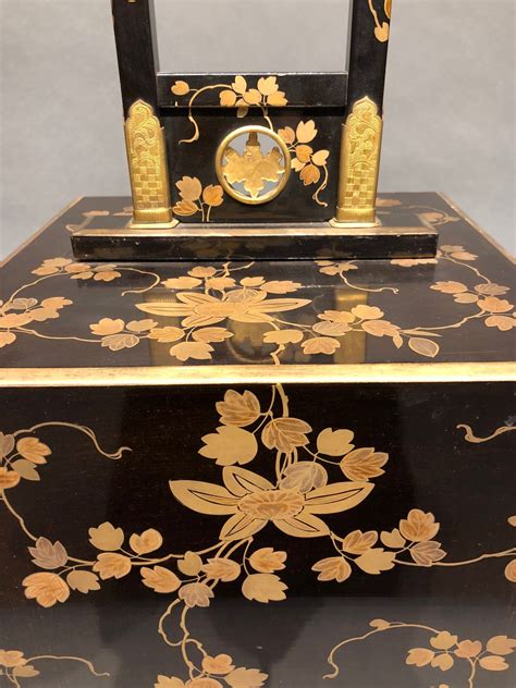 Antique Japanese Black Lacquer Kyodai Vanity Box With Makie Kuraya