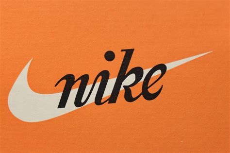 Whats The Name Of This Old Nike Font Ridentifythisfont