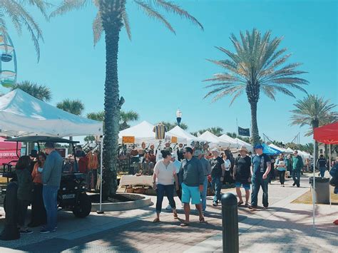 Ya, itulah yang selalu bermain di fikiran cik pora sejak aku mengetahui tentang. Seawalk Music Festival 2017 - Jacksonville Magazine
