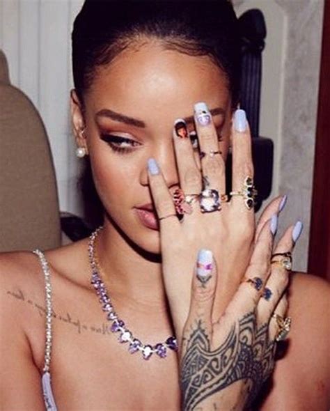Pin By Hy On Rihanna Rihanna Nails Best Of Rihanna Rihanna Style