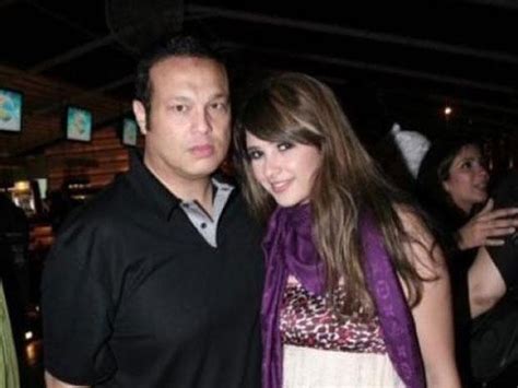 ليلي أبنة محمد حلاوة من زوجتة الاولى طليق ياسمين عبد العزيز المرأة من ضلعة الراجل. بالصور.. تزوجها على زوجته الأولى وطلقها ثلاث طلقات .. محمد ...