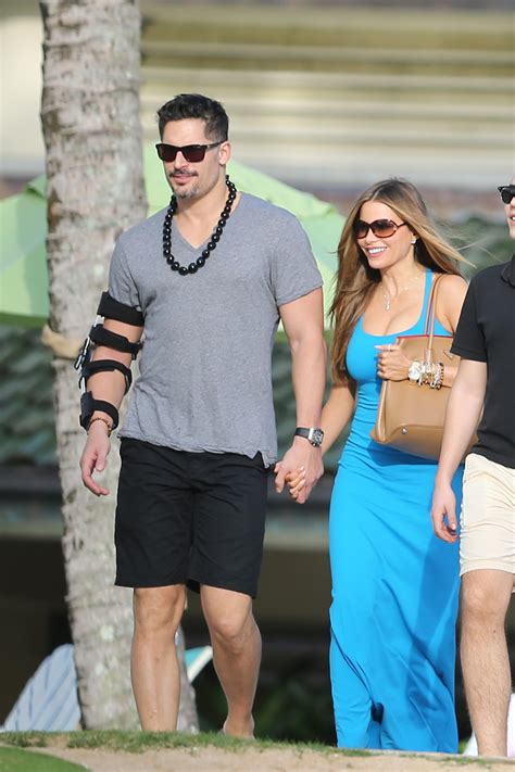 Sofia Vergara And Joe Manganiello Engaged Actress Flashes Huge Engagement Ring During Holiday