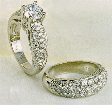 Namun, walaupun selalu identik dengan penyematan cincin, cincin tunangan dan cincin nikah sudah menjadi tradisi orang indonesia dalam membeli cincin nikah, mahal atau murahnya suatu. Sexy Elegant Womens: Model Cincin Pernikahan Terbaru 2012