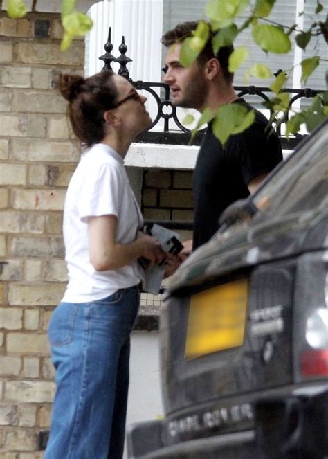 Daisy Ridley Kiss With Her Boyfriend Tom Bateman In London Gotceleb