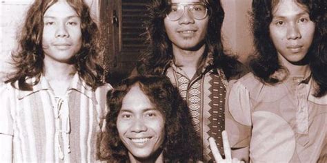 C f c masihkah kau ingat waktu di desa f g c bercanda bersama di samping gereja c f kala itu kita masih remaja c g c g yang polos hatinya bercerita. Chord Gereja Tua G : Lirik Lagu Dan Chord Gitar Sugar ...