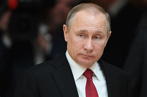 Пълни глупости, казват от кремъл. Путин поздравил россиян с Пасхой: Общество: Россия: Lenta.ru