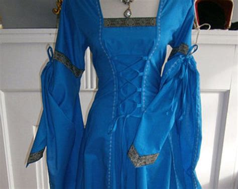 Blue Medieval Dress Renaissance Gown Renfair Garb Handfasting Dress