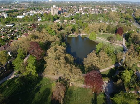 Gegen 4 uhr wurden die beamten zur josefstraße in der neustadt gerufen. Bulmker Park - Gelsenkirchen Bulmke-Hüllen
