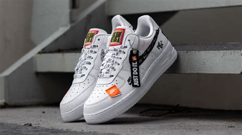 The textile offers a breathable switch up while retaining all the essential. Nike Air Force 1 Just Do It Pack White - Release Infos ...