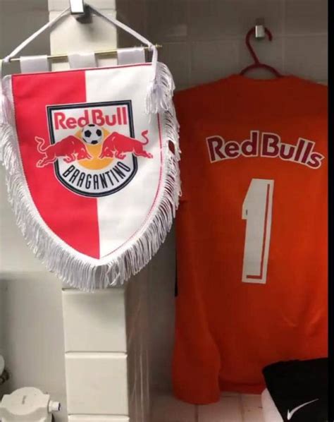 Camisa rb bragantino, temporada 2020, nunca usada, original com etiquetas, logo refletiva. Camisas do Red Bull Bragantino para 2020 já apresentam ...