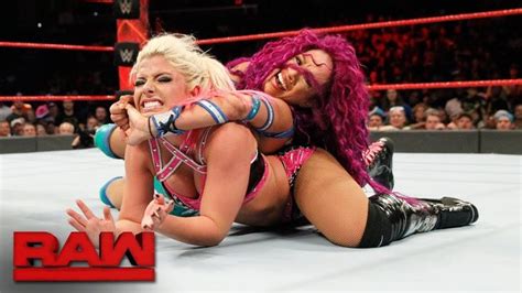 Sasha Banks Vs Alexa Bliss Raw Women S Championship Match Raw Aug Raw Women S