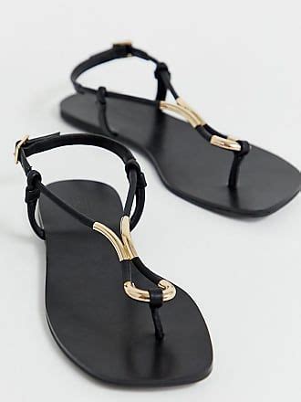 Per la vita di bordo è consigliato un abbigliamento casual. Cosa portare in crociera: 12 must-have da mettere in ...