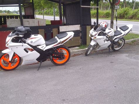 Bertemu yamaha tzm150 dan cagiva mito 125. YAMAHA TZM 150: yamaha tzm twins