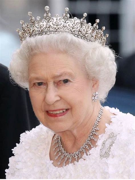 Pin By Z On Queen Elizabeth Ll Her Majesty The Queen Queen Elizabeth