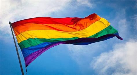 Bandeira Lgbtqia Nova Bandeira Lgbtqia é Lançada E Inclui Símbolos Trans Intersexo E