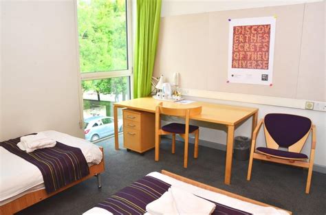 Cambridge College Accommodation Twin Bedroom En Suite Murray Edwards