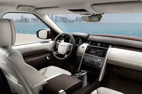 2017 Land Rover Discovery Interior Motor Trend En Español