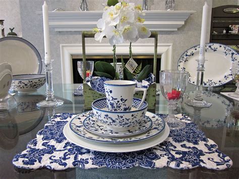 Holiday table setting ideas thanksgiving table setting via so haute style. Come see our latest featured place setting! Spode's "Blue ...