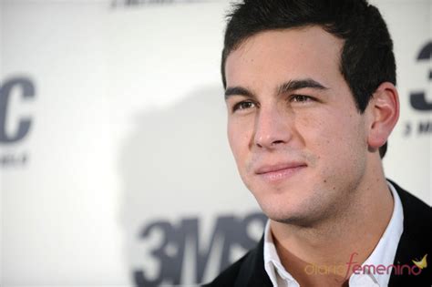 ¿es más de ensaladilla o de tortilla? Primer plano de Mario Casas en la promo de 'A tres metros ...
