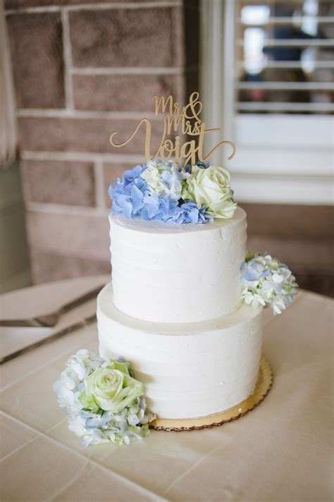 Oceancliff Wedding Olivia Gird Photography White Wedding Cake Small